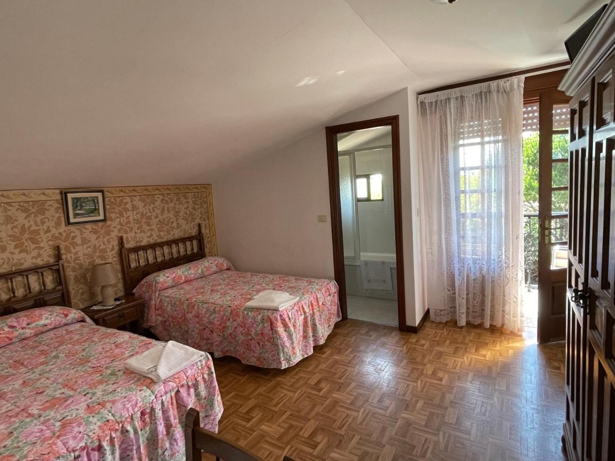 Hostal Restaurante Luz De Luna Віланова-де-Ароуса Екстер'єр фото